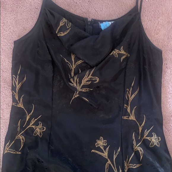 Lightly worn - Picture 2 of 2